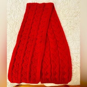 Michael Kors Chunky Cable Knit Red Scarf
TAG MISSING